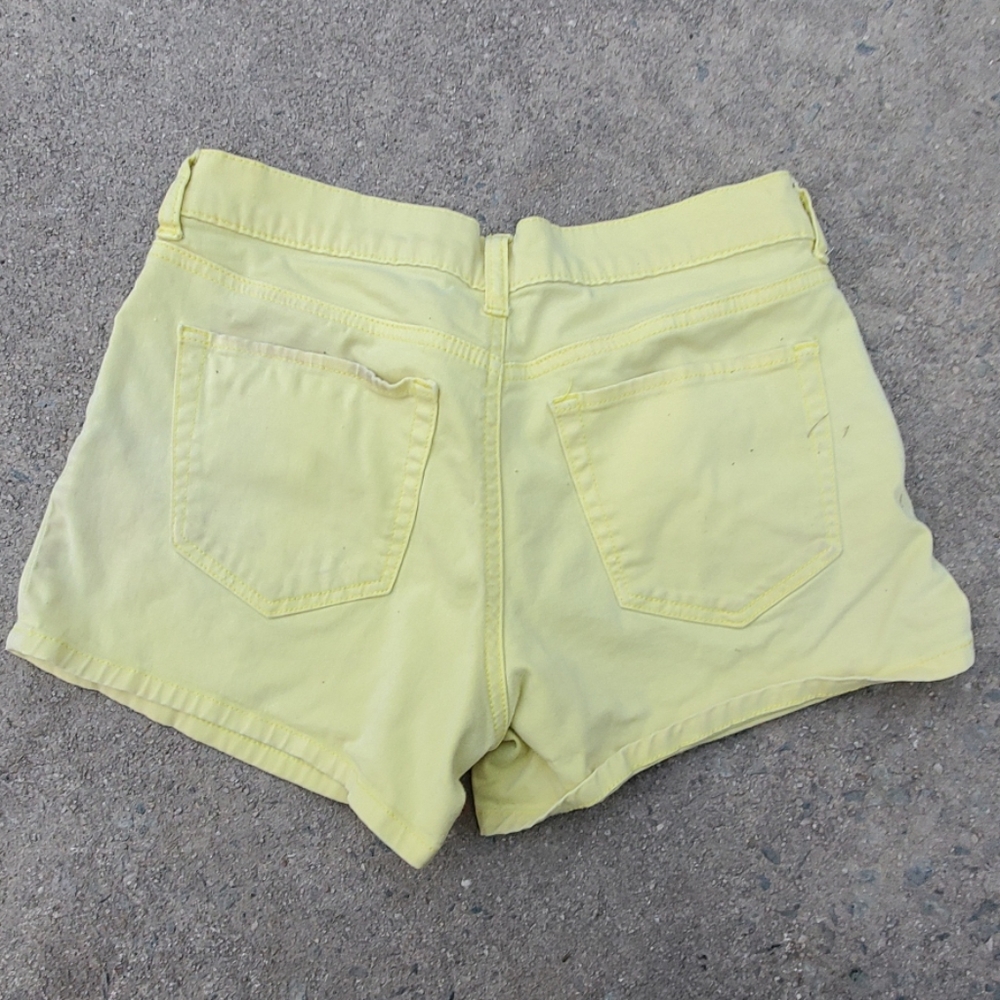 RELISTED Yellow classic styled shorts - Picture 2 of 3